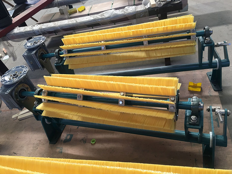 Motorized Brush Belt Cleaner